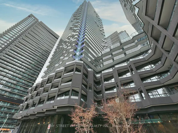 110 Broadway Ave #3310, Toronto, ON M4P 1V7