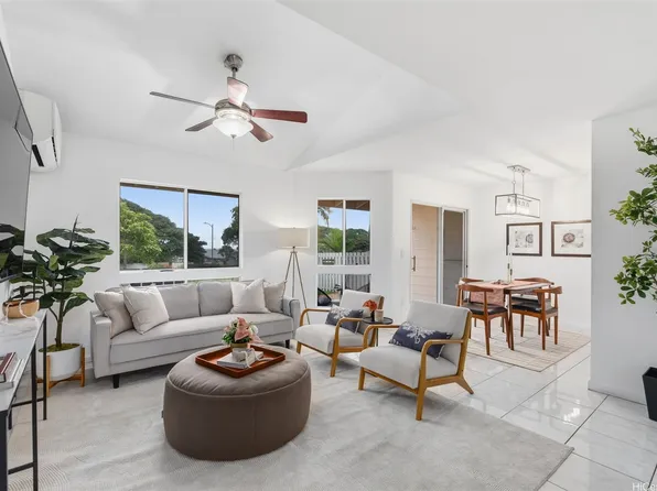 94-835 Lumiauau St #K105, Waipahu, HI 96797