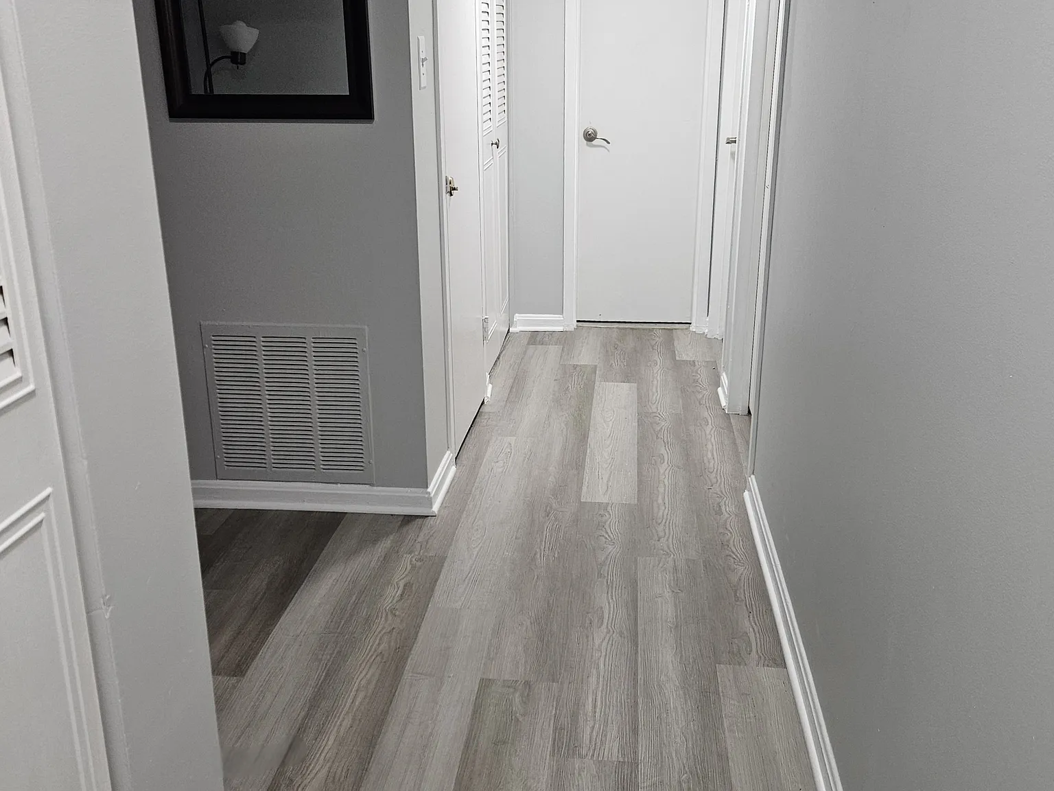 2 bed, 970 sqft, $2,400 — Photo 2