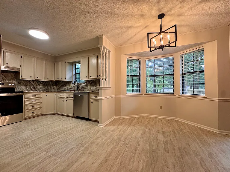 19 Burkwood Dr — Photo 1