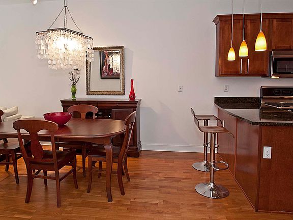 4th image of 12583 Larchmere Blvd #W-2