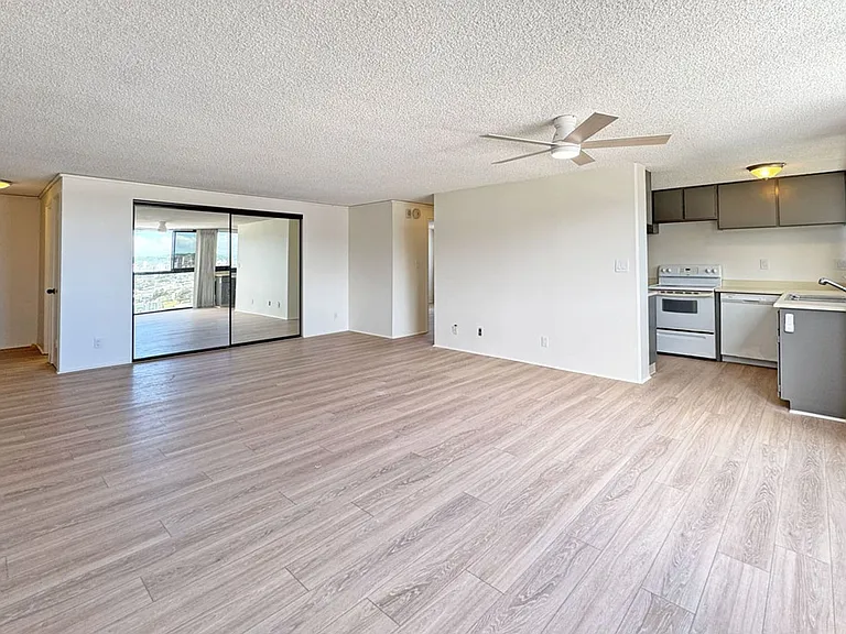 2724 Kahoaloha Ln #2007 — Photo 5