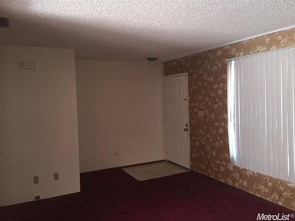 2nd image of 4107 Weymouth Ln