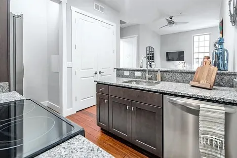 1033 Keenan Ct — Photo 8
