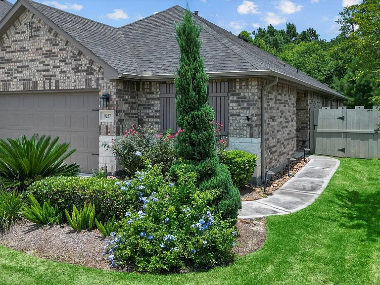 9257 Inland Leather Ln — Photo 3