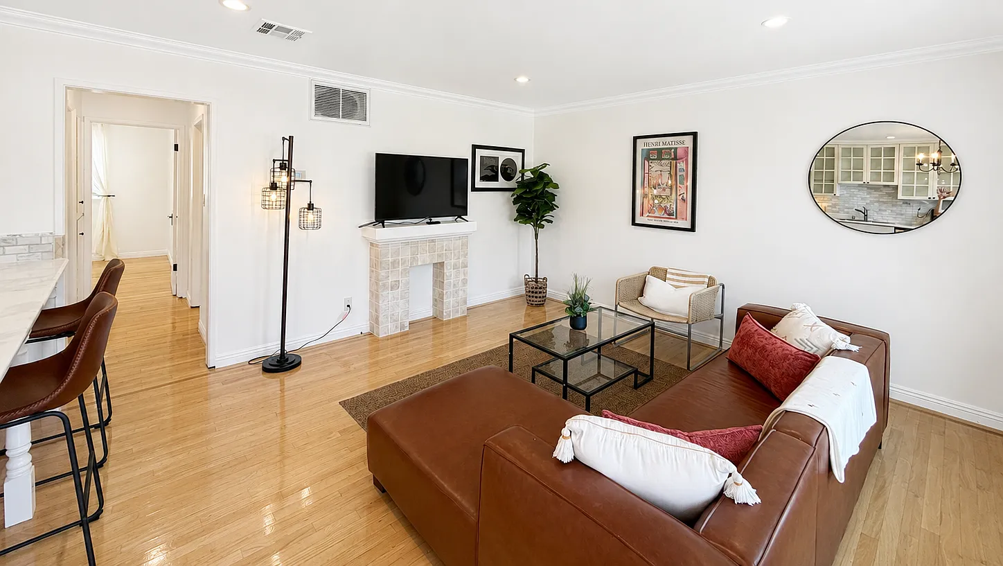 2 bed, 1200 sqft, $5,500 — Photo 2