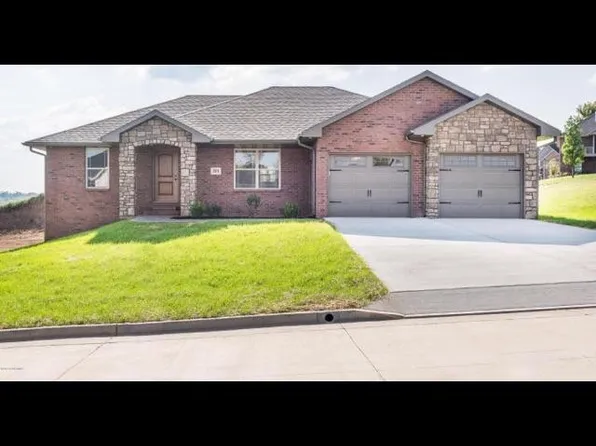 214 Paradigm Dr, Jefferson City, MO 65109