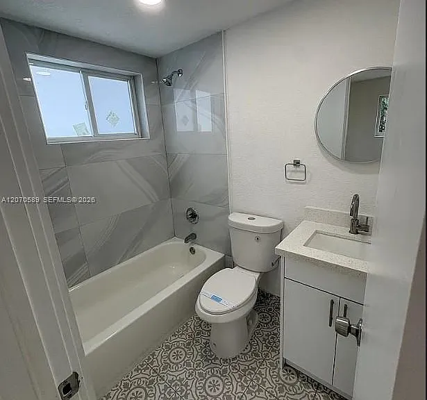1811 NW 19th Ter #5 — Photo 6