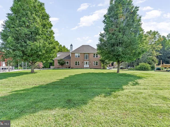 1601 Meadow Oaks Ln, Huntingtown, MD 20639