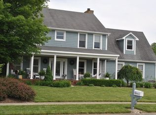8239 Hampton Cir E, Indianapolis, IN 46256