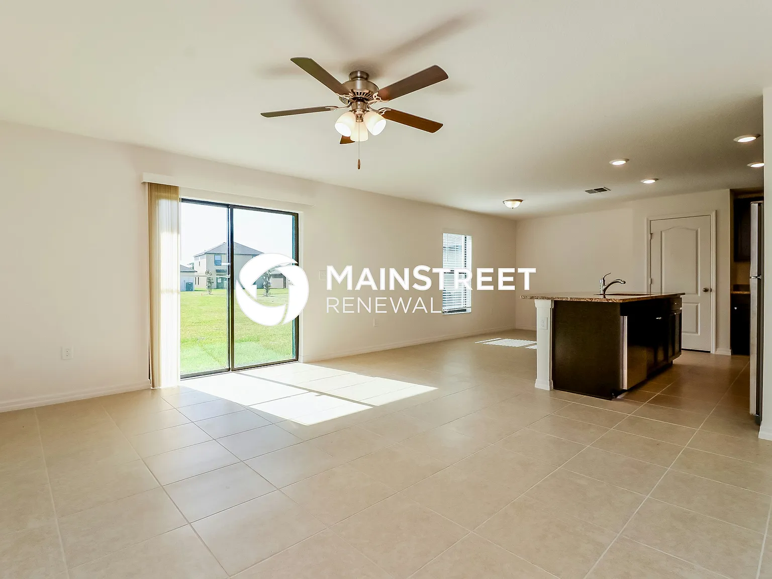 2135 Peyto Way — Photo 4