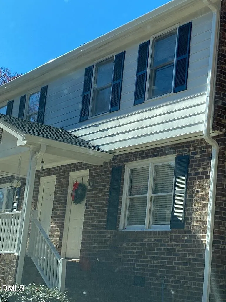 2 bed, 2.5 bath, $1,300 — Photo 2