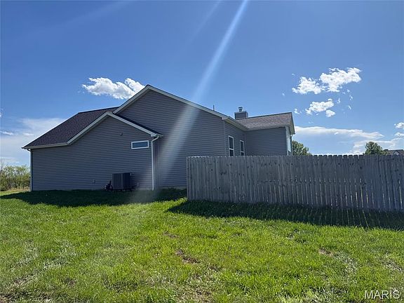 5th image of 19179 McGwire Ln