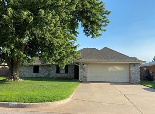 2013 Morgandee Ln, Weatherford, OK 73096
