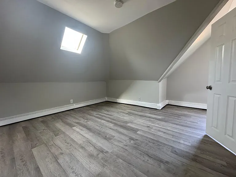 1092 E Main St #2R — Photo 25