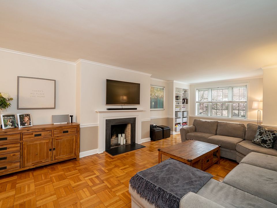 1st image of 8 Chateaux Cir APT 8B