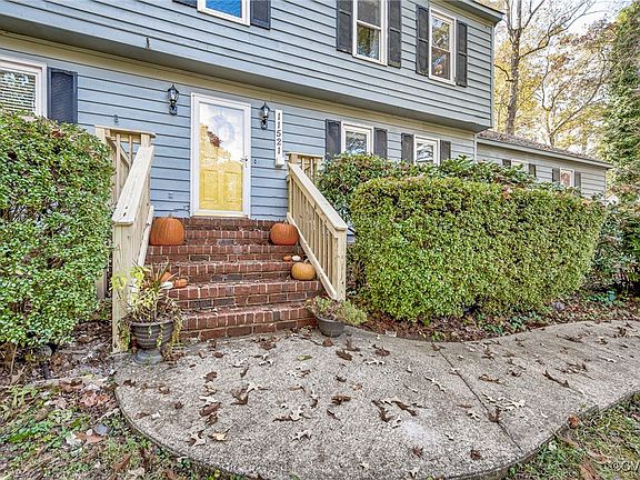 2nd image of 11521 Old Carrollton Ct