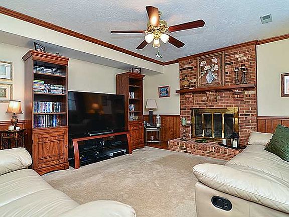 5th image of 579 Crown Point Dr