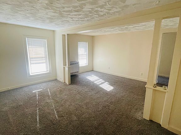 3rd image of 820-824 S Main St #2