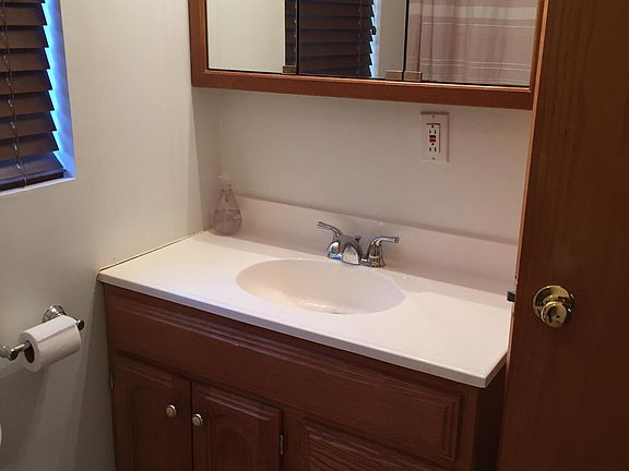 5th image of 134 N Park St
