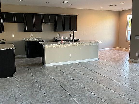4th image of 38182 W Padilla St