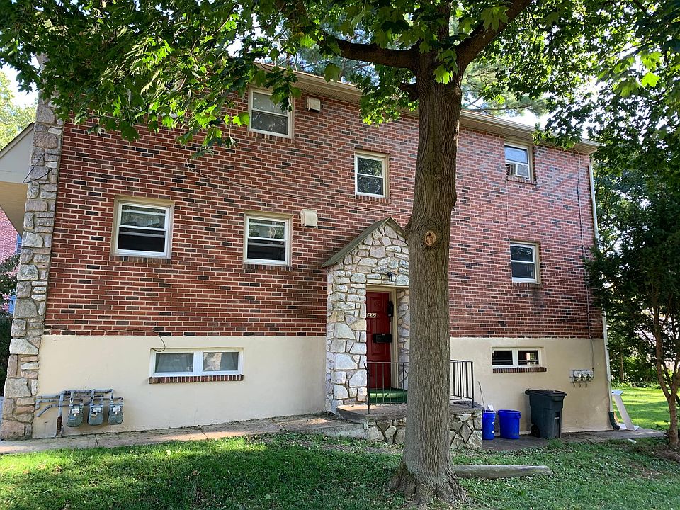 Right Side entrance to apartment