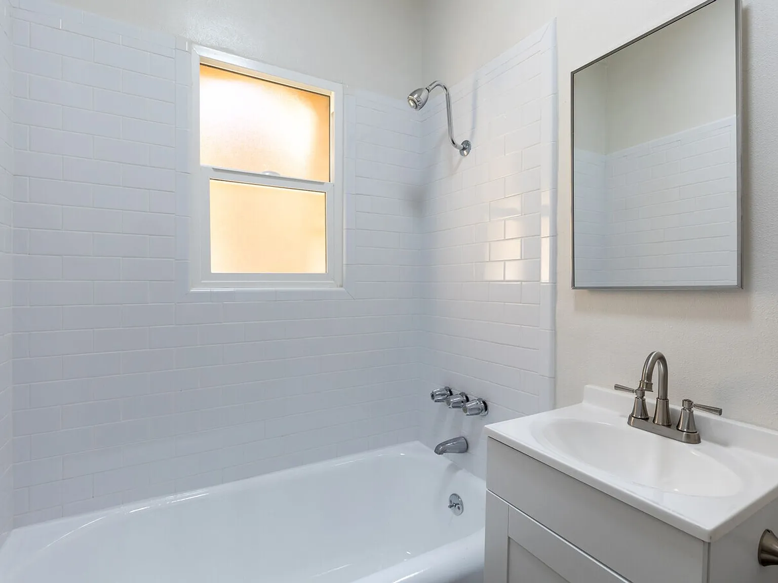 Lexington Lofts | Historic Loft-Style Apartments in Hollywood — Photo 3