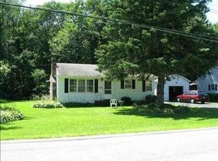 15 Dyer Dr, Clifton Park, NY 12065