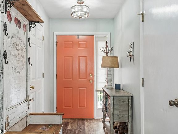 4th image of 118 Brookside Ln