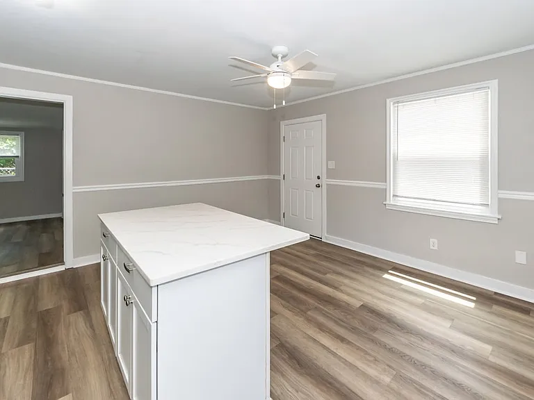 3860 Chestnut St — Photo 56