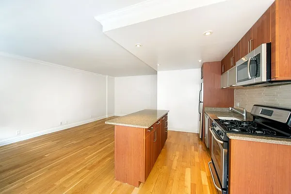 Rented by Silverstreet RE LLC | media 7