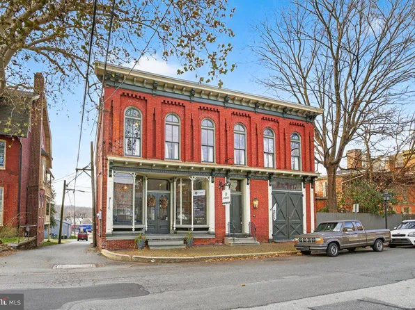 22 S 2nd St, Columbia, PA 17512