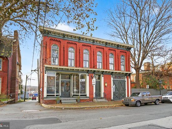 22 S 2nd St, Columbia, PA 17512