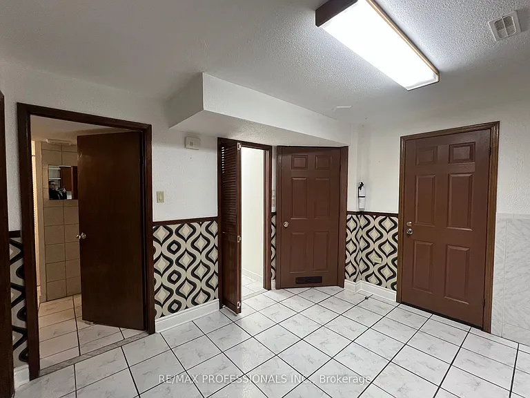 94 Bremen Ln #BASEMENT — Photo 18
