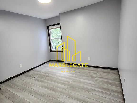 3rd image of 163 Elwood Ave #33L