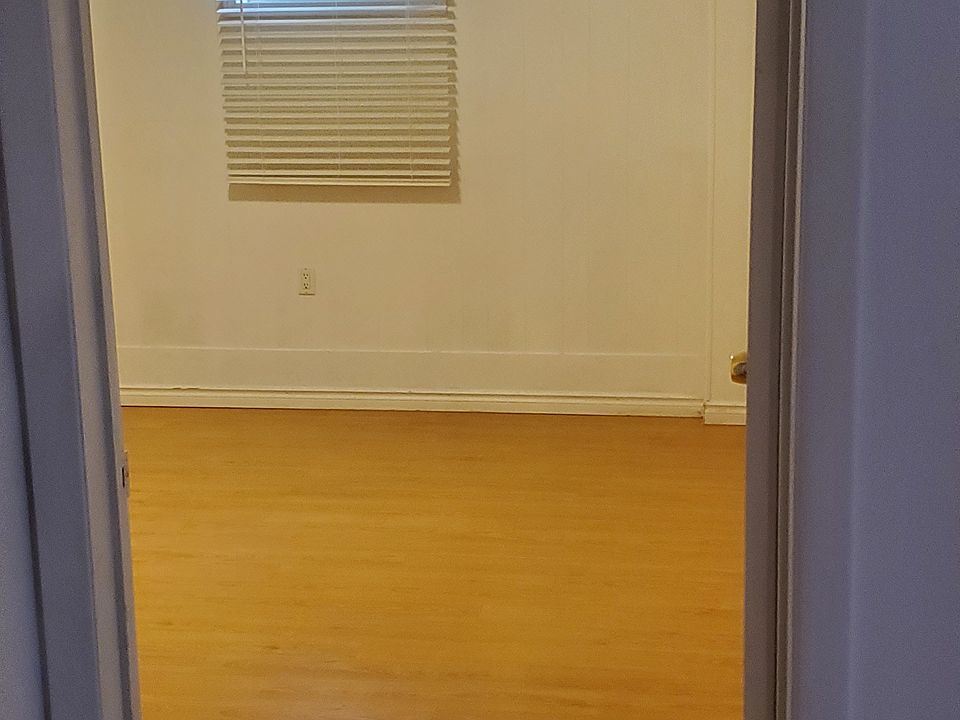 1st image of 5 Hildenboro Sq #1