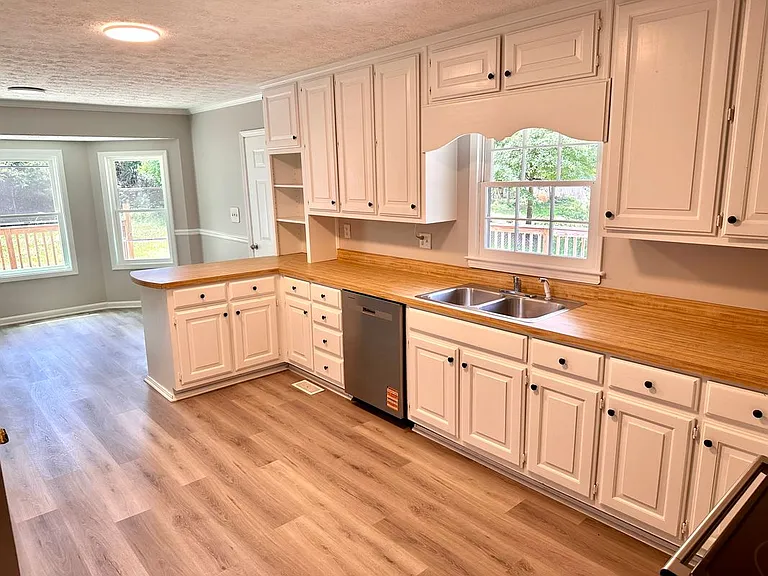 2079 McDaniels Bridge Rd SW — Photo 12