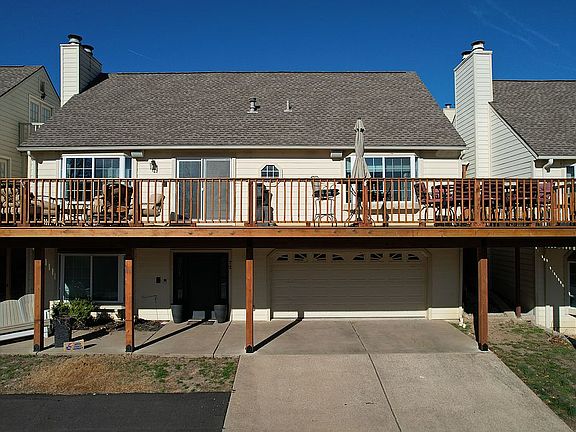 HUGE deck, covered patio!