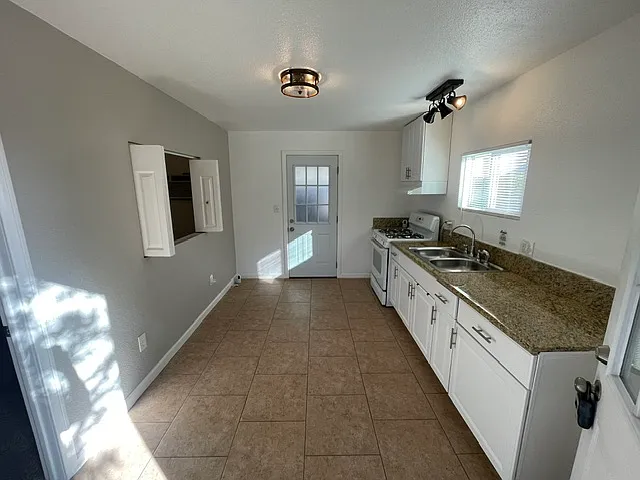 812 Cedar St #102 — Photo 8