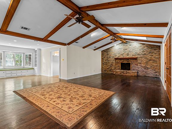 3rd image of 22850 Clearwater Cir
