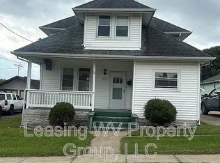 409 High School Ave, Hurricane, WV 25526