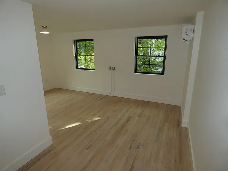 1401 Charles St #C — Photo 8