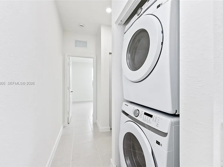 18690 SW 136th Ct — Photo 6
