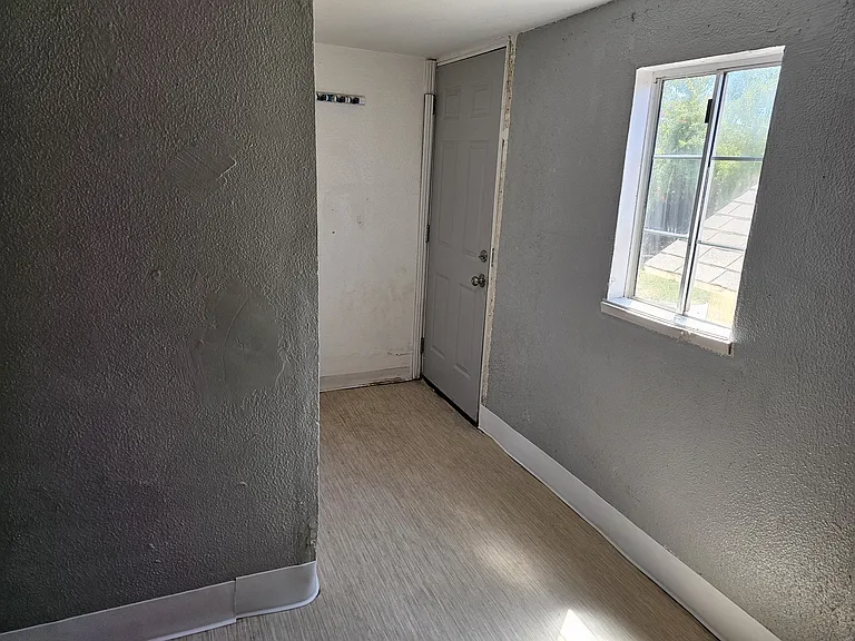 8715 Blossom Ave — Photo 5
