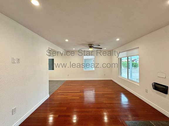 4th image of 2908 E Avalon Dr