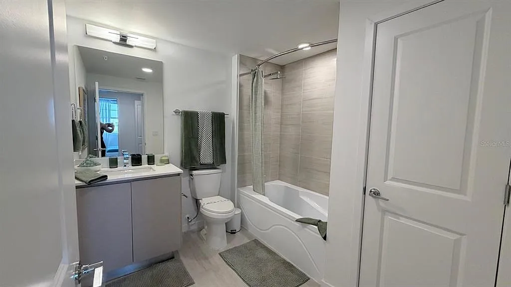 2 bed, 2.0 bath, 1023 sqft, $2,250 — Photo 3