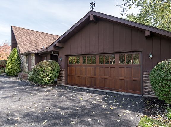 2nd image of 1735 Margaret Ln