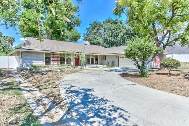 2nd image of 2819 Sunnywood Dr