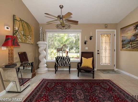 2nd image of 5 Raemond Ln