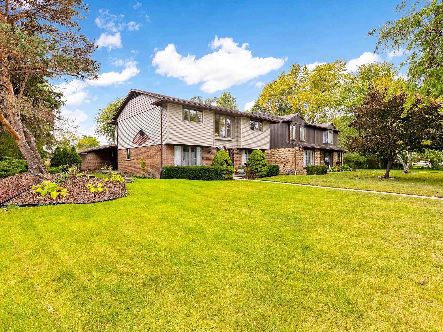 20704 Woodland St, Harper Woods, MI 48225 MLS 50126076 Zillow